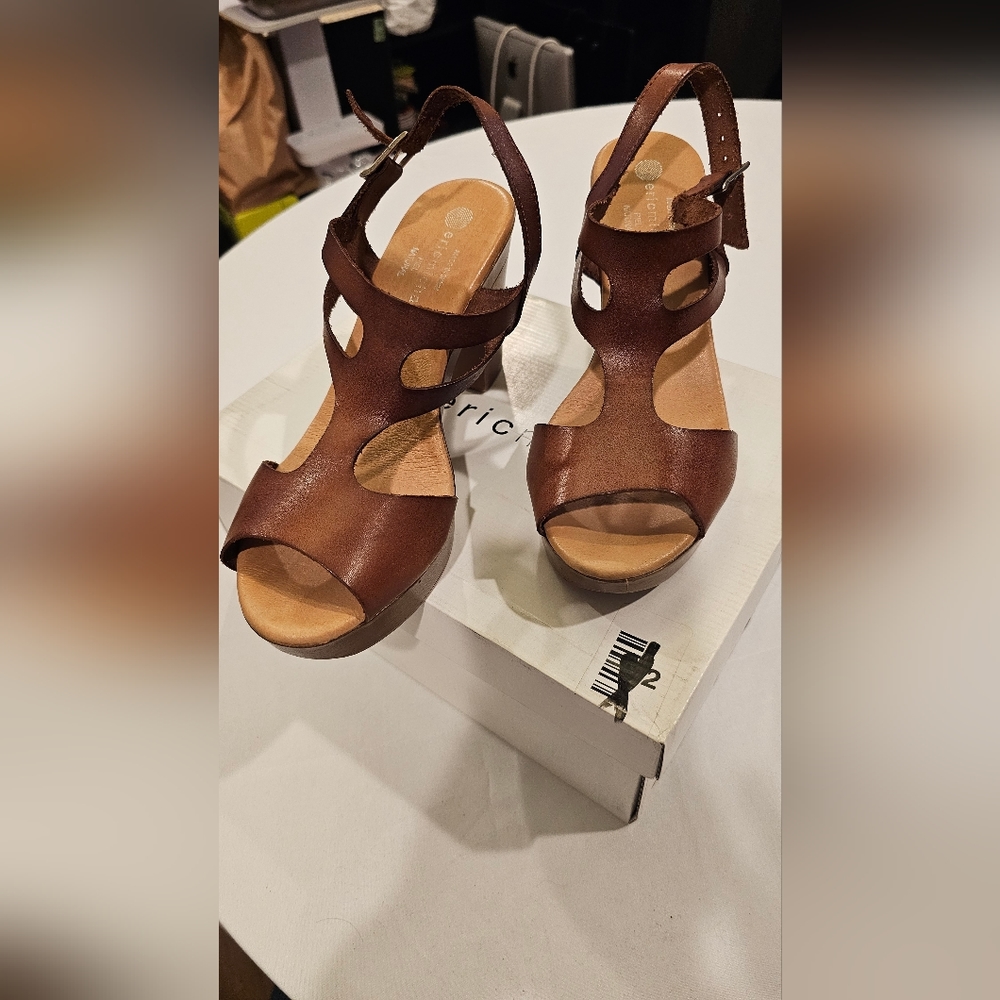 Eric Michael Alicia size 40 women's shoes and beautiful brown leather new box